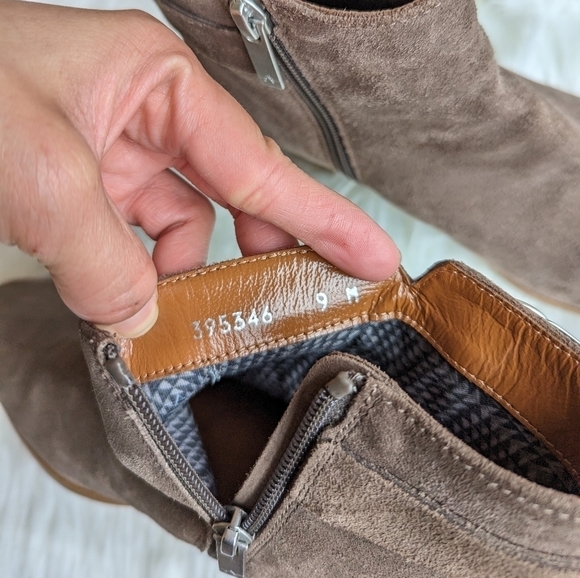 Aquatalia Suede Leather Ankle Boots - Picture 15 of 15